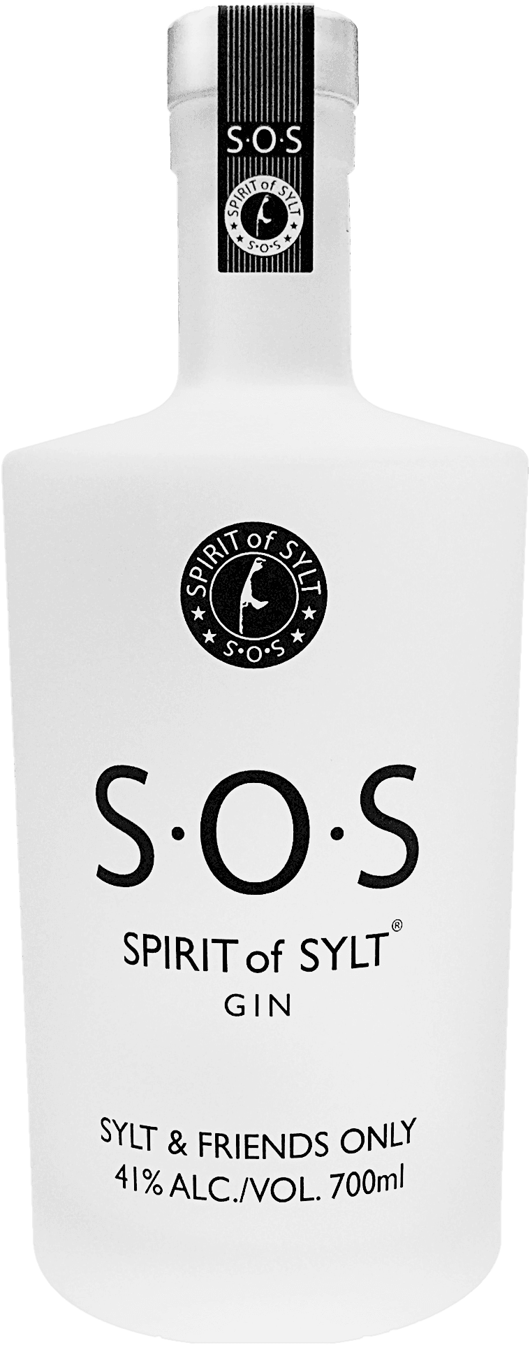 Ein Glas mit S.O.S. Spirit of Sylt Premium Gin und Eiswürfeln garniert mit Wacholderbeeren und Rosenblättern.