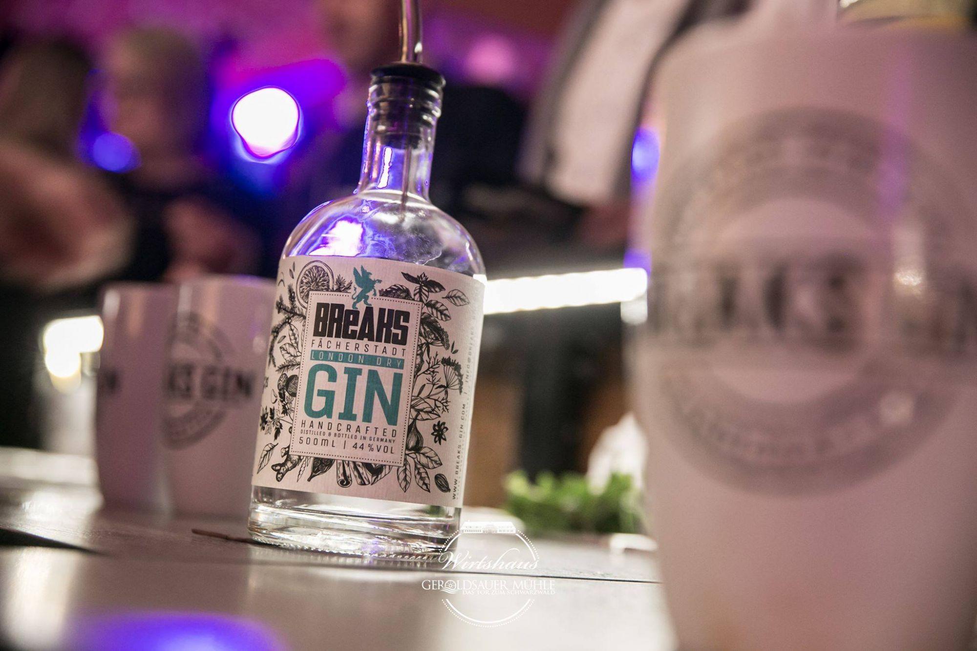 Erlebe den einzigartigen Geschmack des Breaks Dry Gins - Bestelle jetzt und genieße!